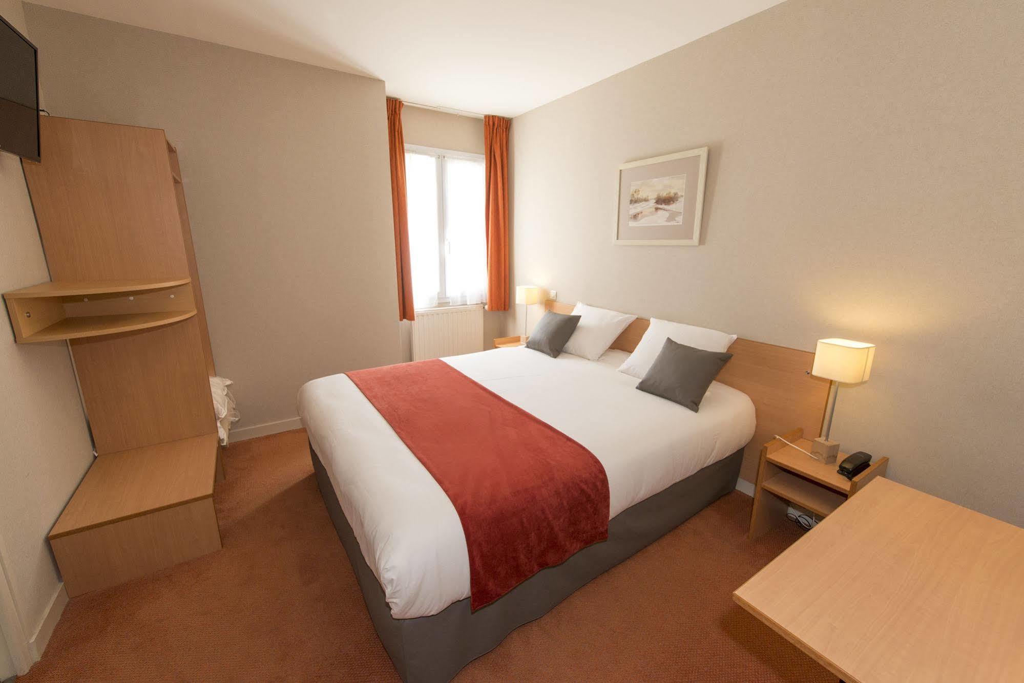 The Originals City, Hotel La Saulaie, Saumur Ouest Doue-la-Fontaine Bagian luar foto