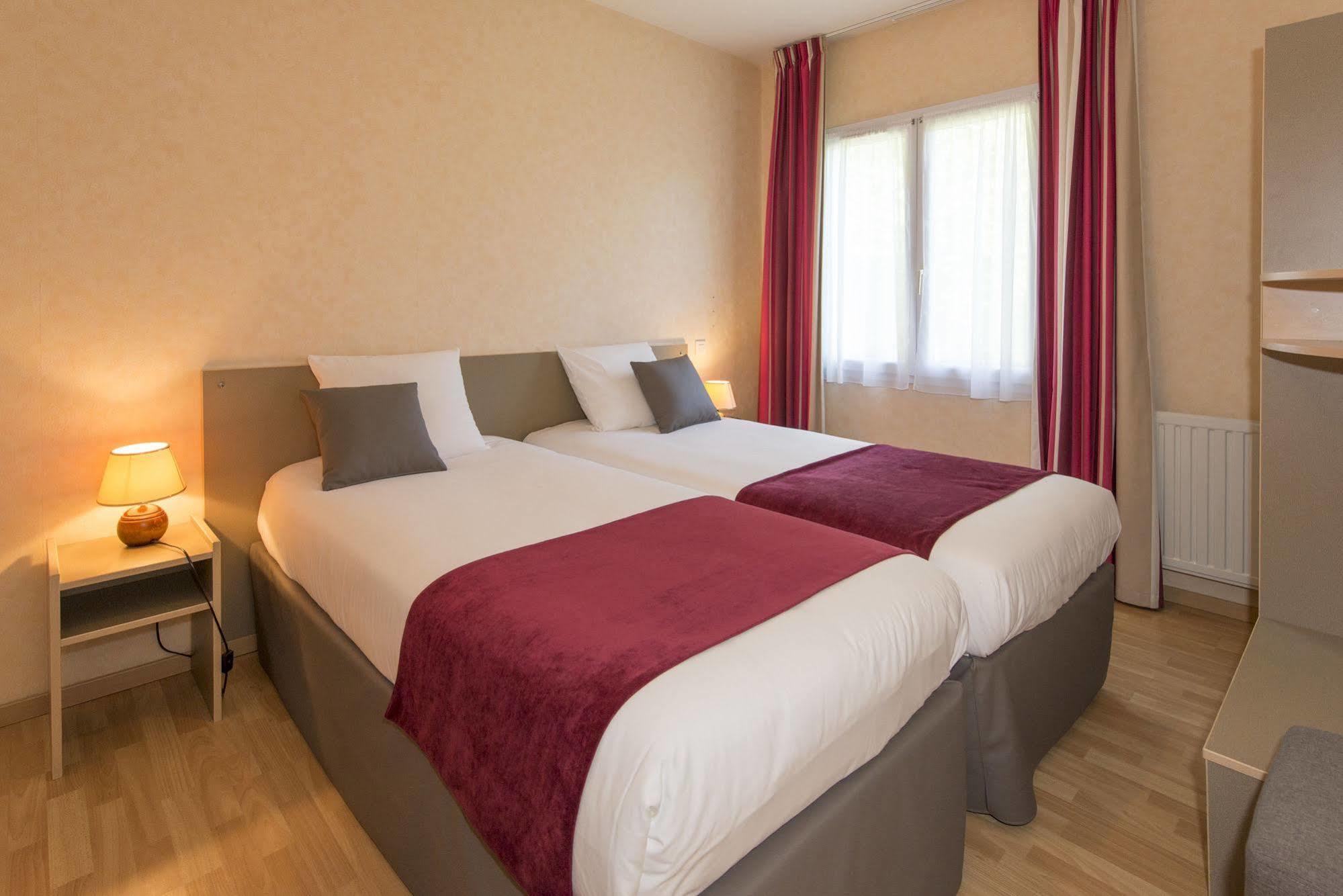 The Originals City, Hotel La Saulaie, Saumur Ouest Doue-la-Fontaine Bagian luar foto
